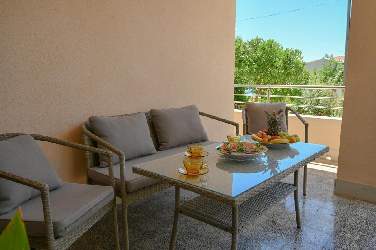 Apartment Damir Трогир Екстериор снимка