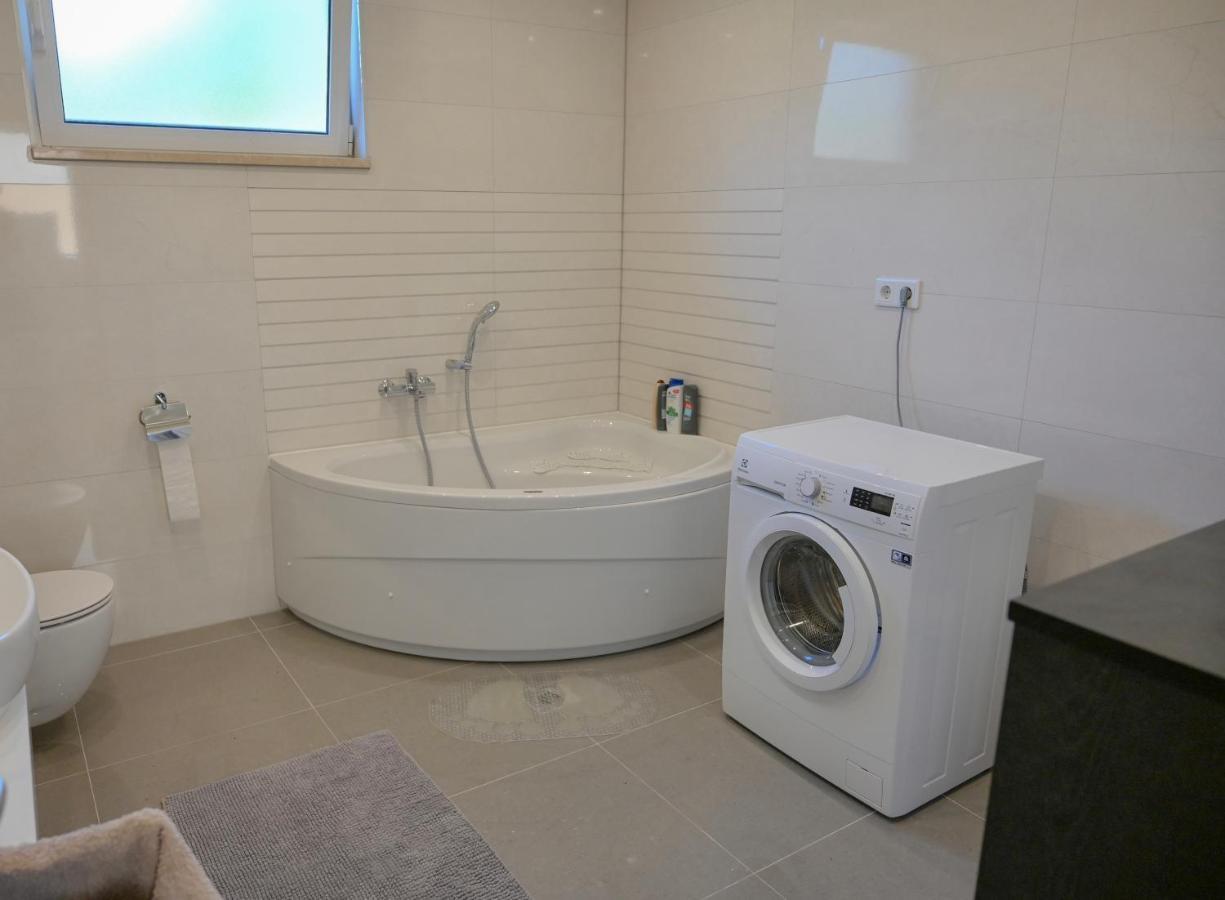 Apartment Damir Трогир Екстериор снимка