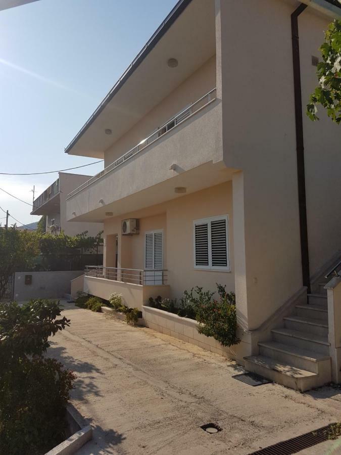Apartment Damir Трогир Екстериор снимка